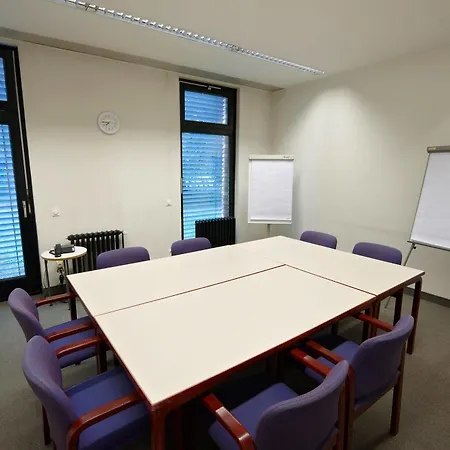 Commundo Tagungshotel 3* Neuss