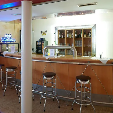 Commundo Tagungshotel 3* Neuss